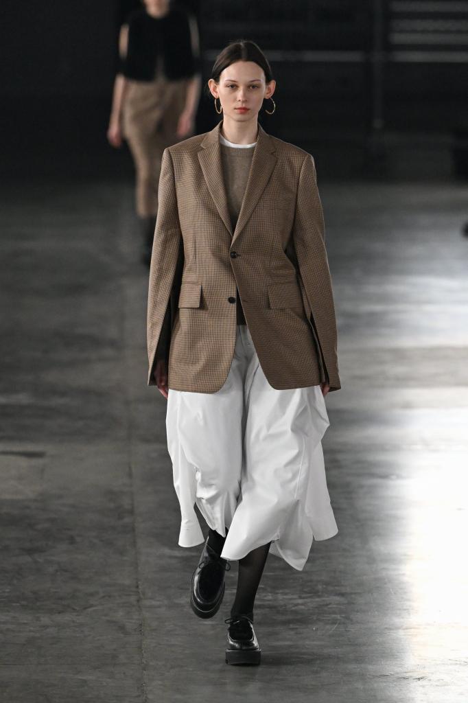 /web/published/contacts/13104/portfolio/HYKE_Tokyo25FW_0014_2431-b0779a7.jpg