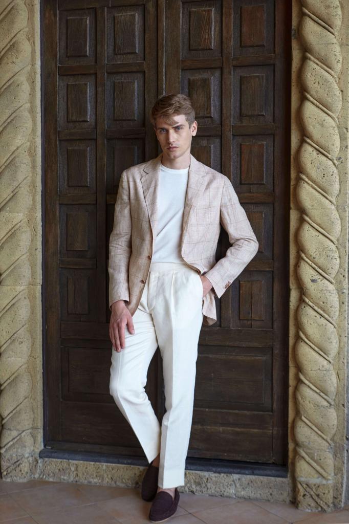 /web/published/contacts/16046/portfolio/DEPETRILLO.lookbook_28.jpg